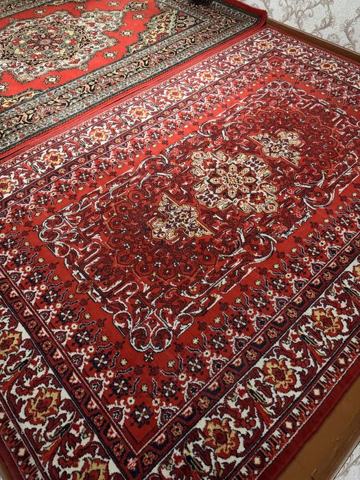 Gilam sotiladi shertsinoy 2 ta