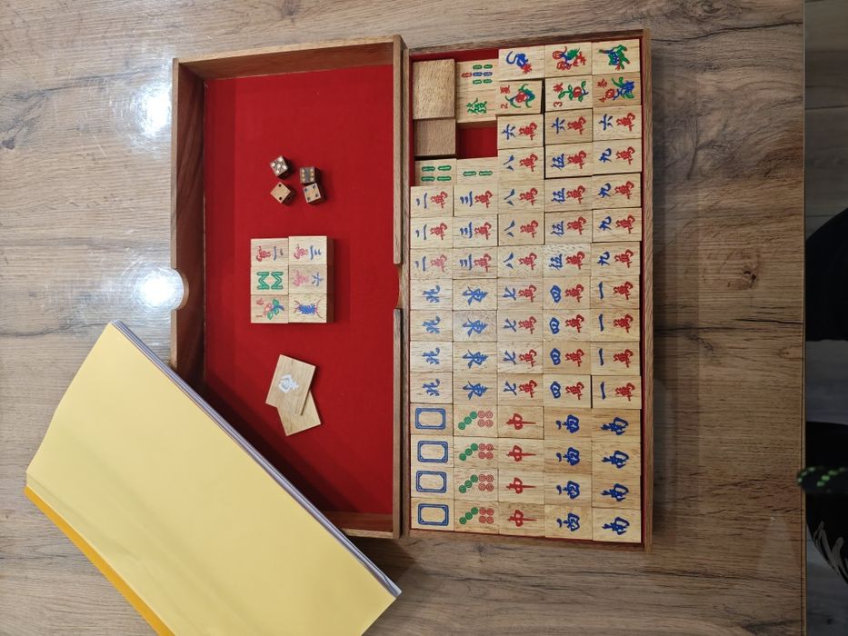 Лукс комплект игра Mah-Jongg (Ма джонг) от масивно дърво Самена. Нов!