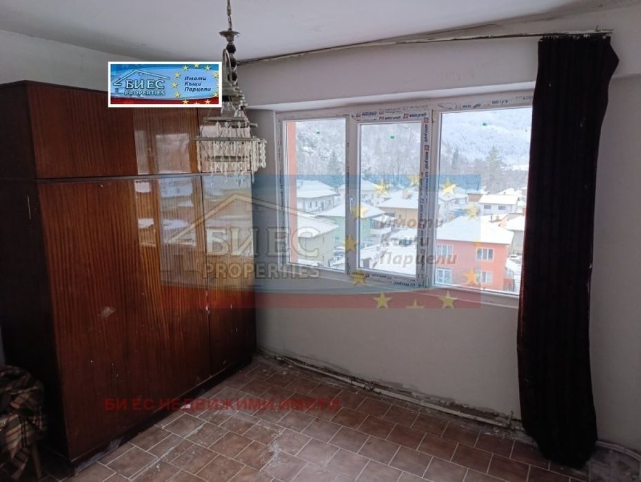 3-стаен в саниран блок в град Етрополе 89 м²