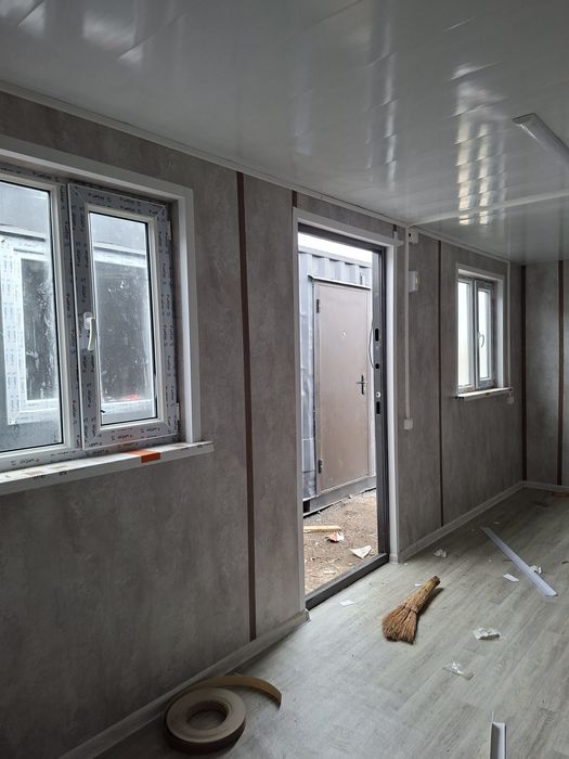 Пустые и утеплённые кокнтейнера