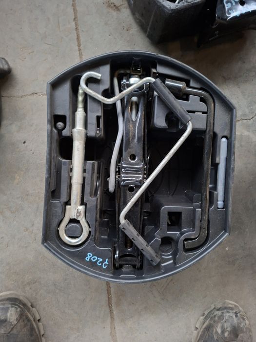 Chit cric ford mercedes fiat skoda renault