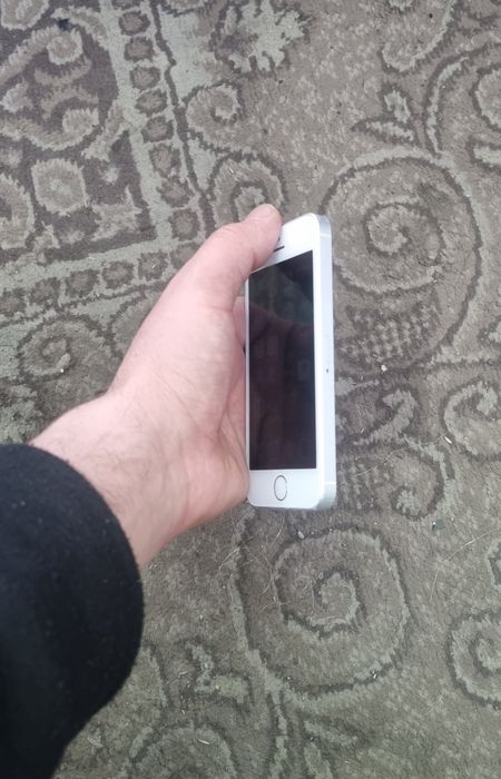 Iphone 5 SE xolati yaxshi