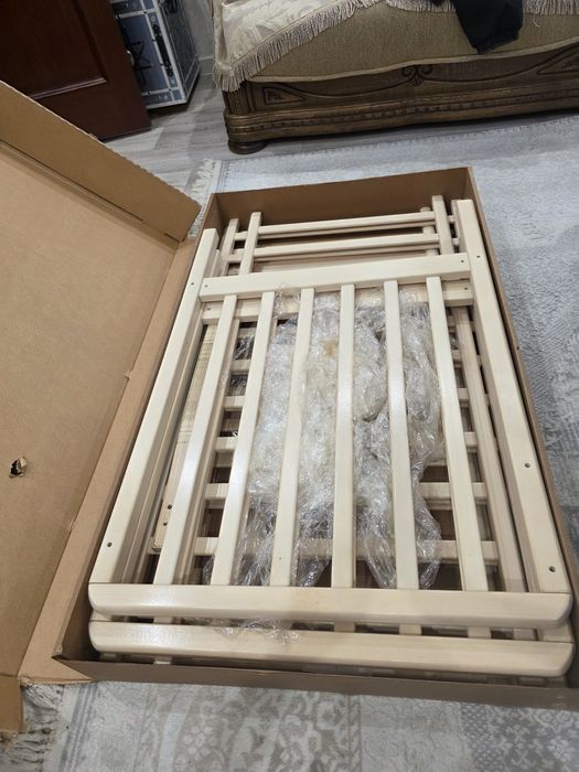 Продам детскую кровать манеж