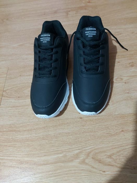 Мъжки маратонки 43 номер