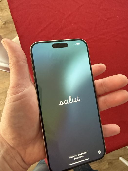 Iphone 15 Pro max  256 GB + 2 huse, stare impecabila