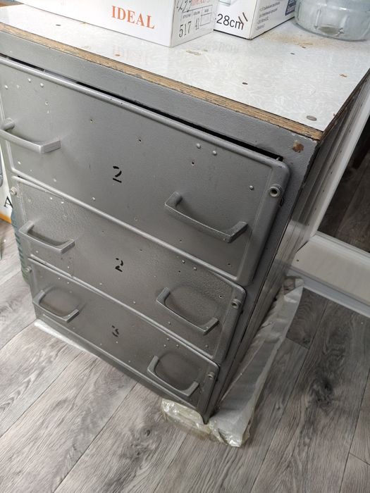 Ящик для строительных инструментов