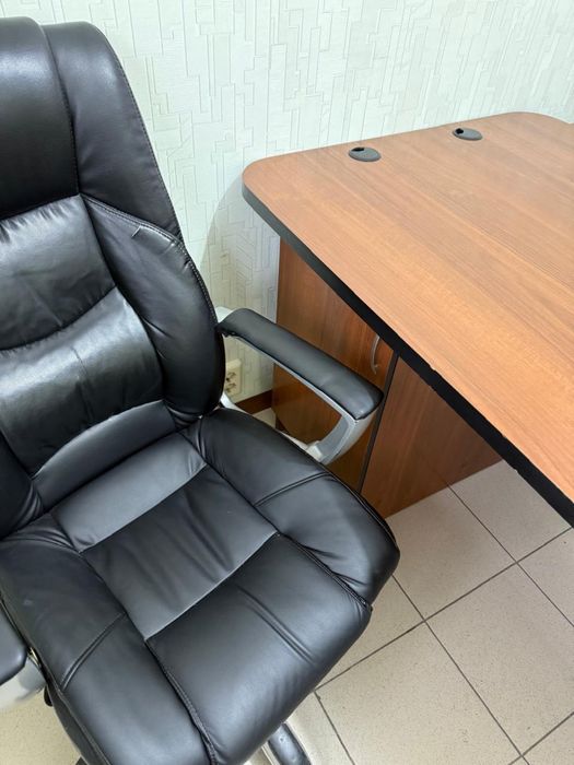 Стол офисный большой