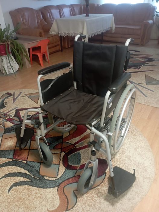 Scaun rulant , pentru orice detalii vi le ofer la telefon