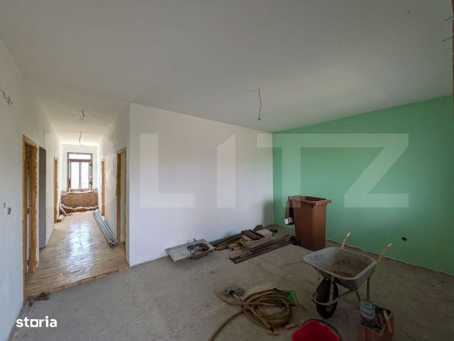 Casa semi-finisata de vanzare, 299 mp, zona Moreni