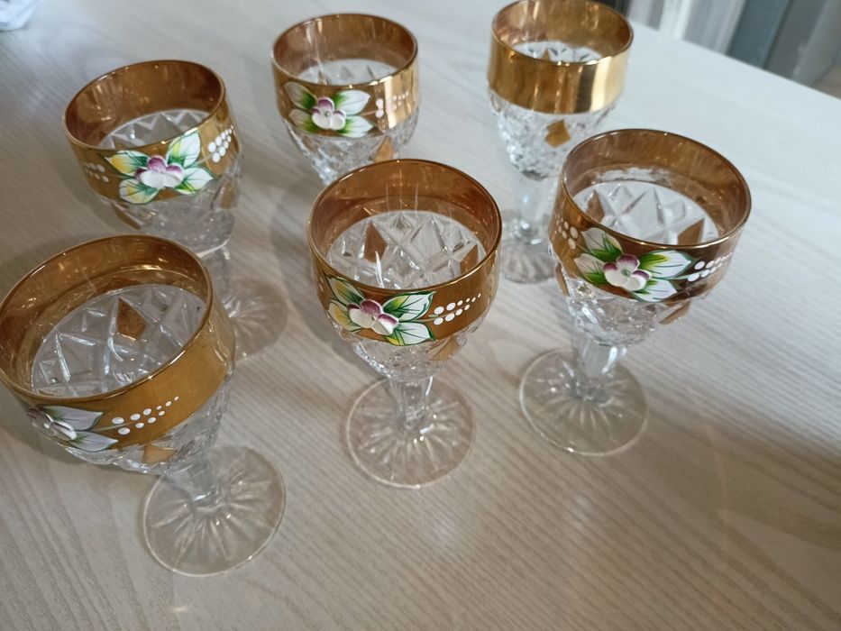 Богема хрусталь рюмкалар яхши холатда