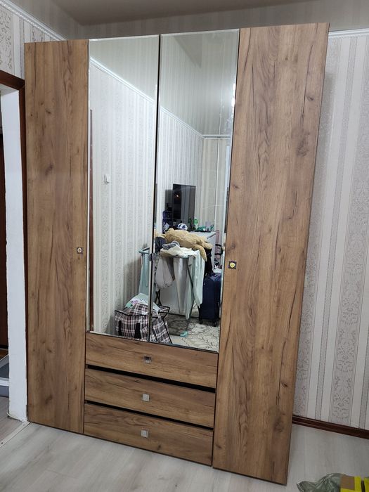 Срочно!!!Продам шкаф . Состояние идеальное