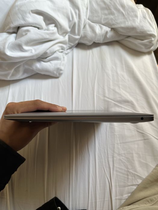 Macbook air m1 8/256 85%