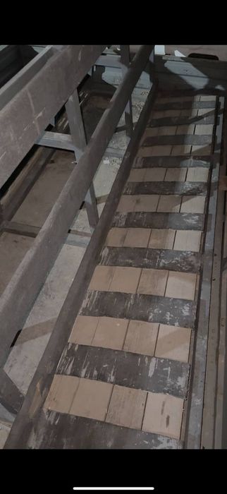 Piramida oyna tashish uchun