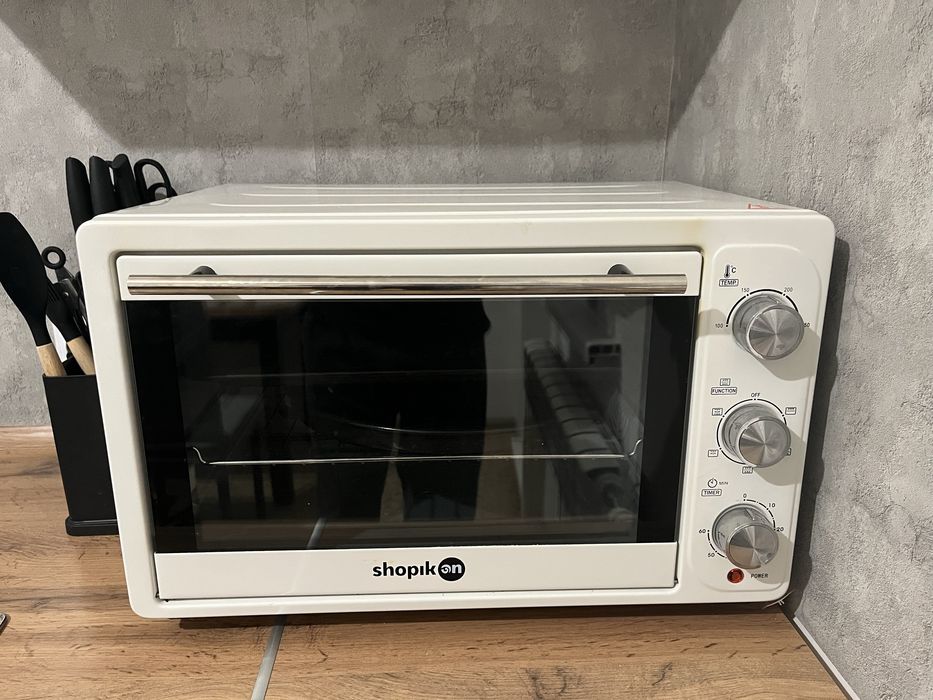 Продам электричекую духовку