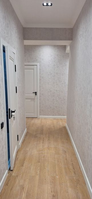 В Чирчике Продаётся квартира новостройка .орен Карвон бозор