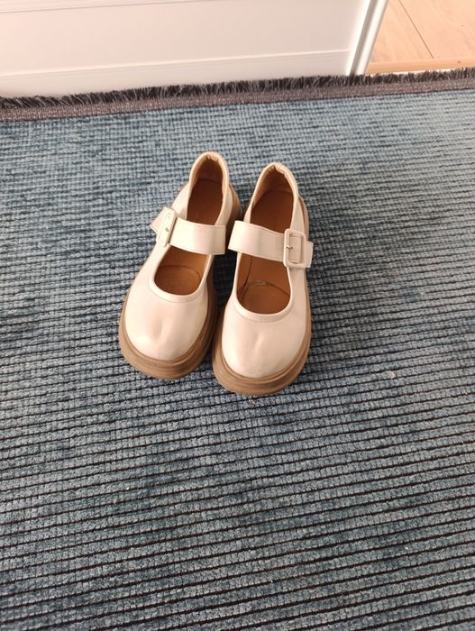 Туфли светлые 38-39рр