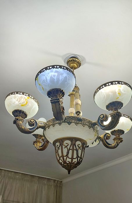 Продам люстру. Срочно