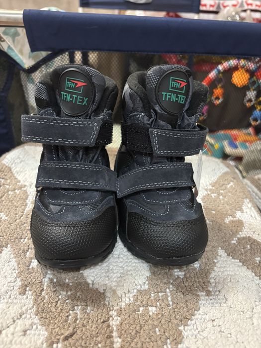 Продам зимние ботинки