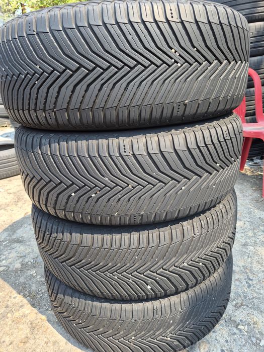 4бр. 235 50 20 Michelin всесезонни.
