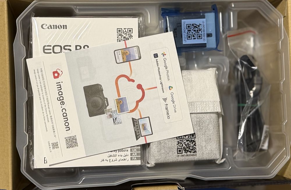 НОВО!!! Безогледален фотоапарат Canon - EOS R8, 24.2MPx, Black + Батерия LP-E17