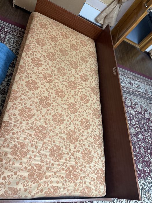 кровать хорошее состояние