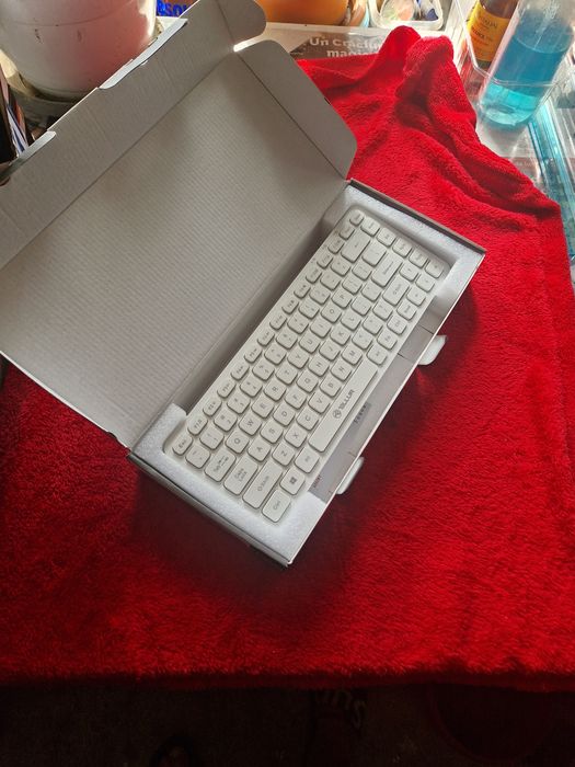 Tastatura noua - defectă din fabrica