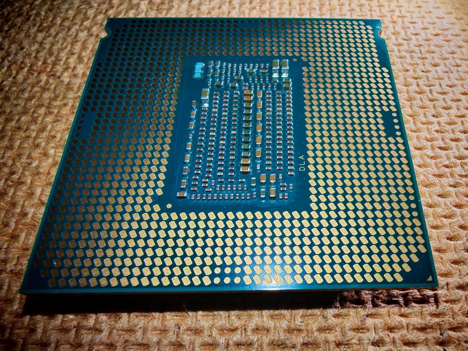 Процессор Intel Core i5-9600KF (LGA 1151-v2)