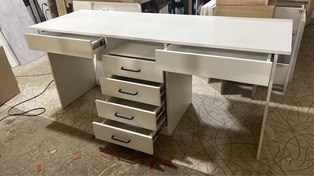 Продам новый стол