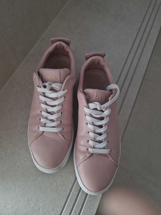 Сникърси Guess розови