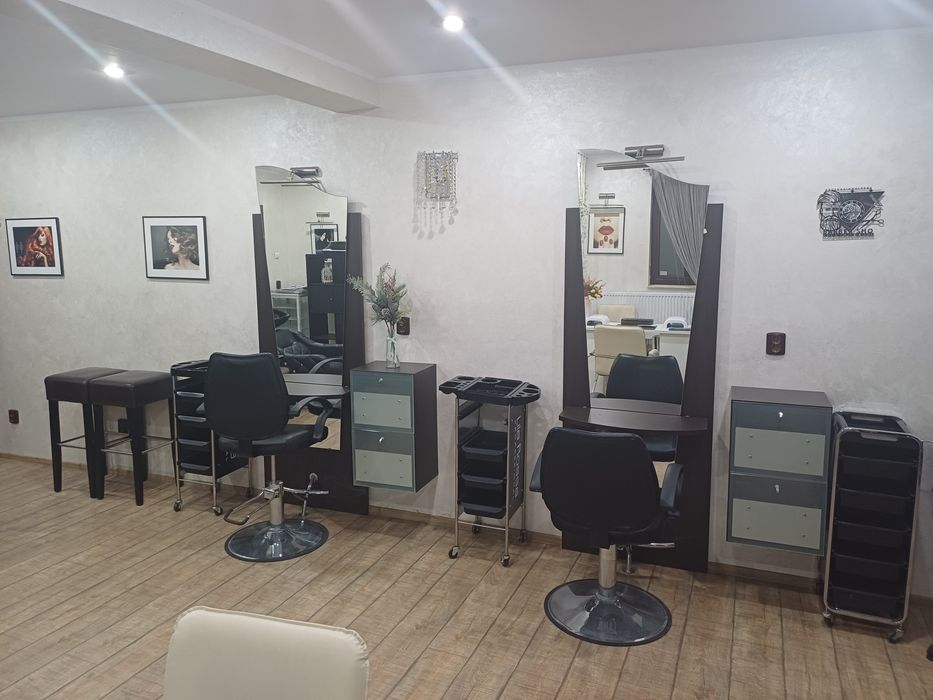 Mobilier complet frizerie/ coafor