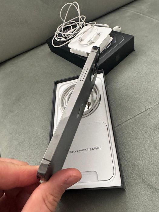 Iphone 15 pro E-SIM, model USA