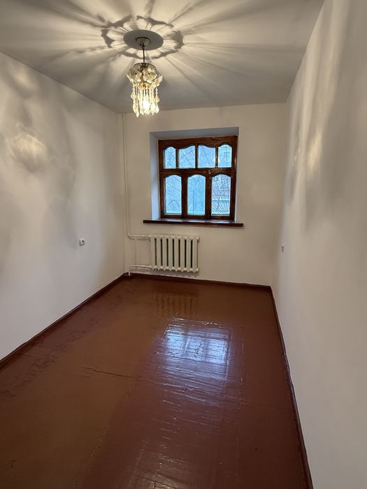 4ком по Абая, 2эт не угловая