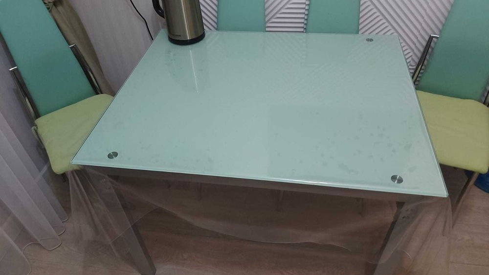 Продам кухонный стол