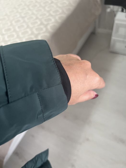 Продам пуховик осень