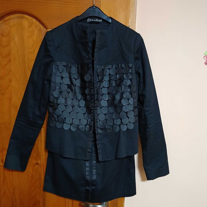 Четири маркови дамски официални костюма Armani, Benetton, Moschino, Elizabeth