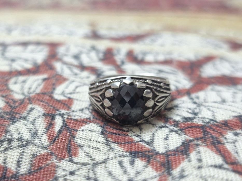 Серебряное кольцо.
