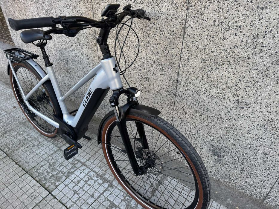 Cube Touring Hybrid Pro 625Wh 28'' E-bike Bosch Smart/Shimano Deore 11