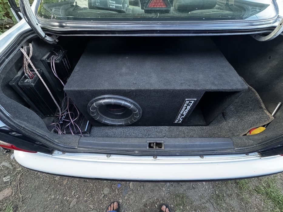 Продам короб под сабвуфер