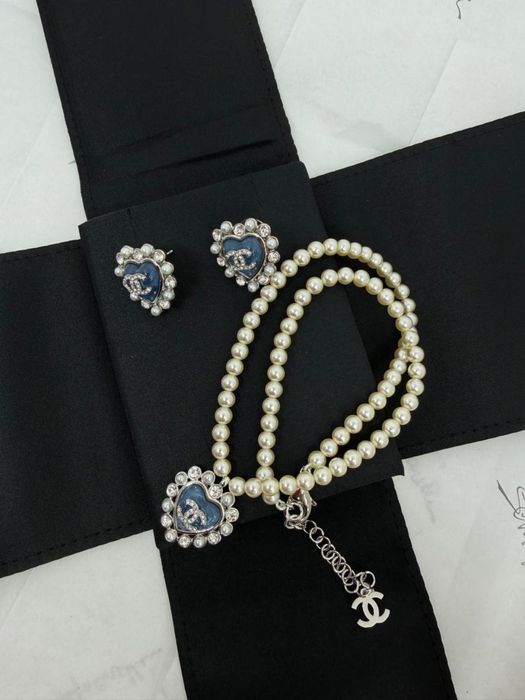 Сотуары  чокеры от Шанель