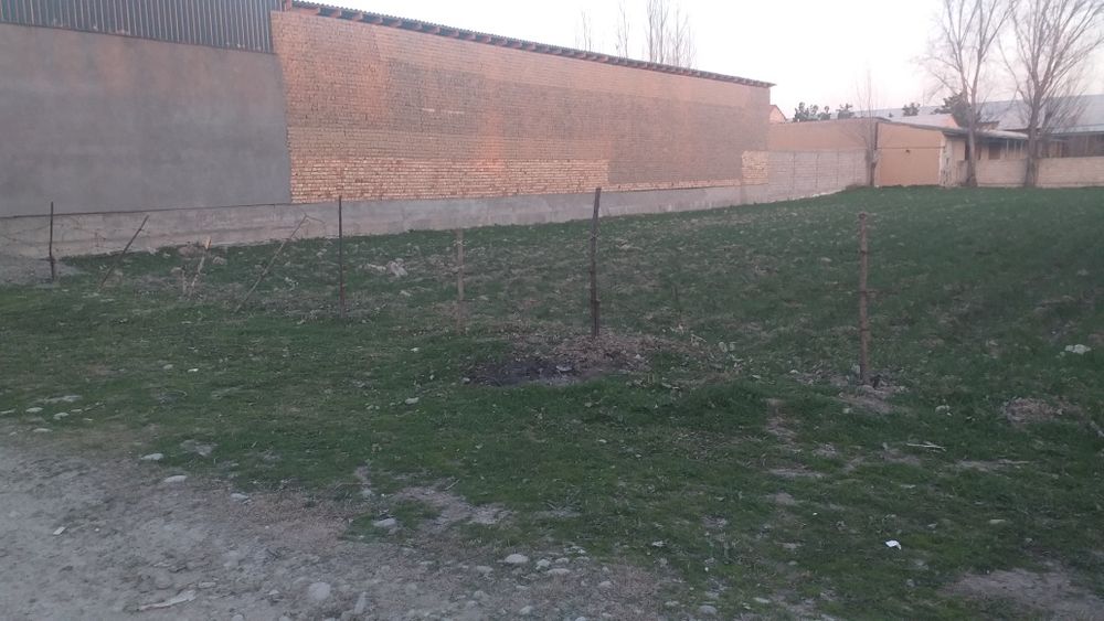 Участка сотилади