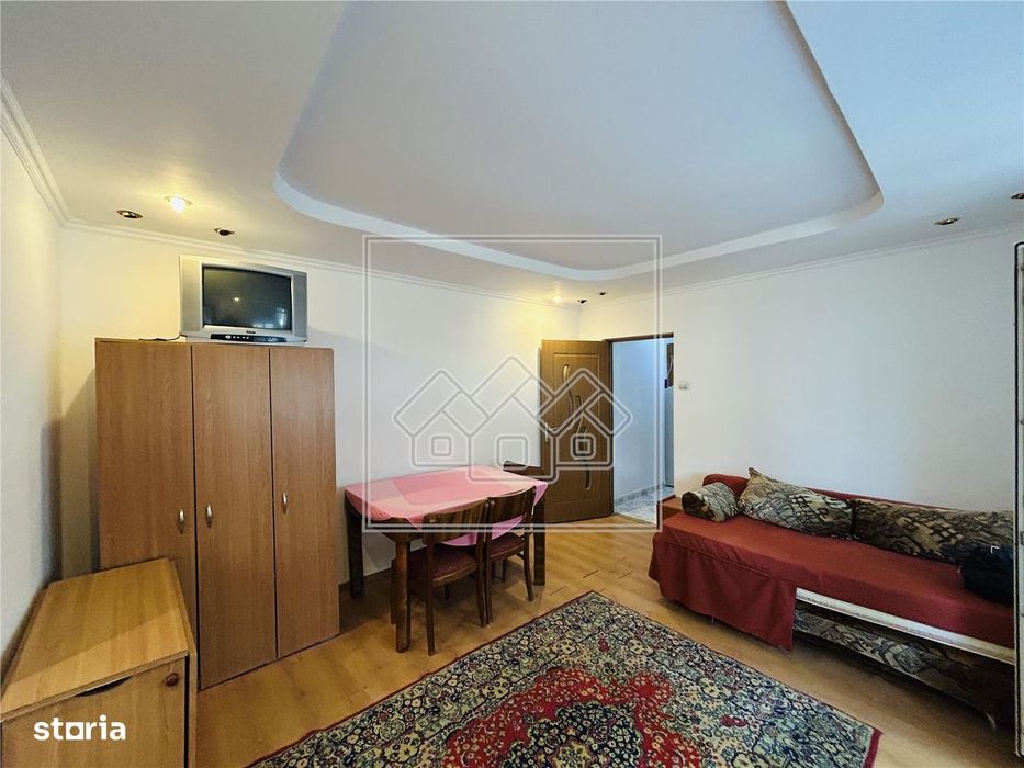 Ap cu 2 camere, balcon - Zona Cedonia