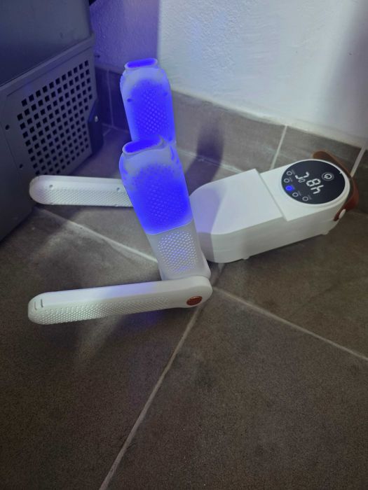 Uscator electric de incaltaminte