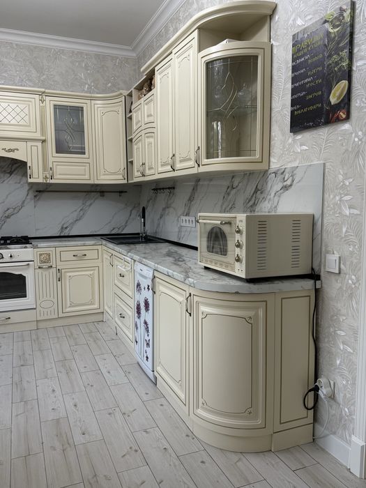 Продается кухонный гарнитур б/у