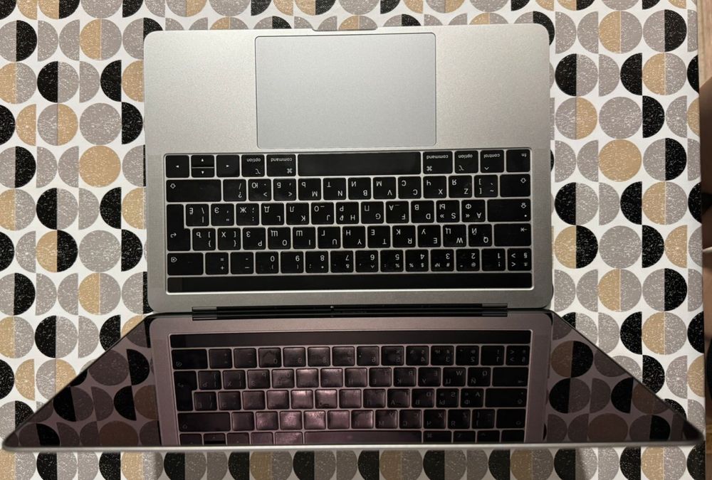 Apple MacBook Pro 13 Touch Bar 2019 Silver