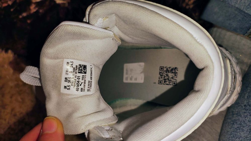 Vând  adidași  Puma