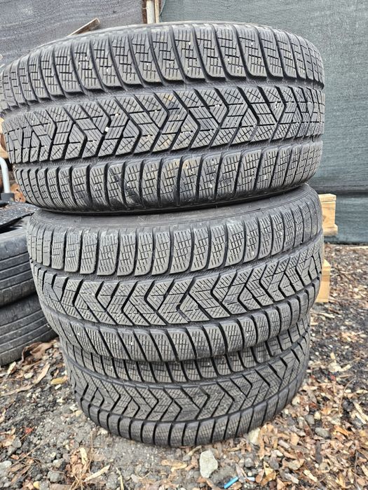 890 lei bucata pirelli scorpion 255x40x19 trei bucăți 255/40R19 cauciu