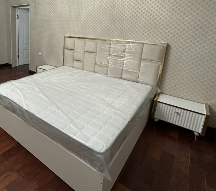 Спальный гарнитур и тумбы