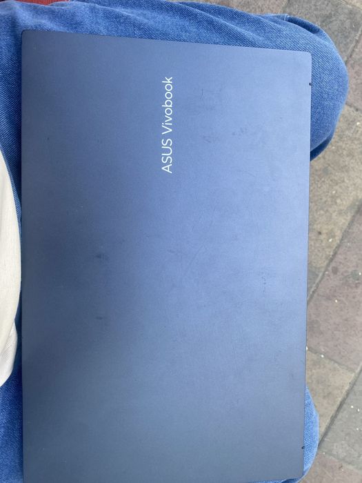 Asus Vivobook 2023