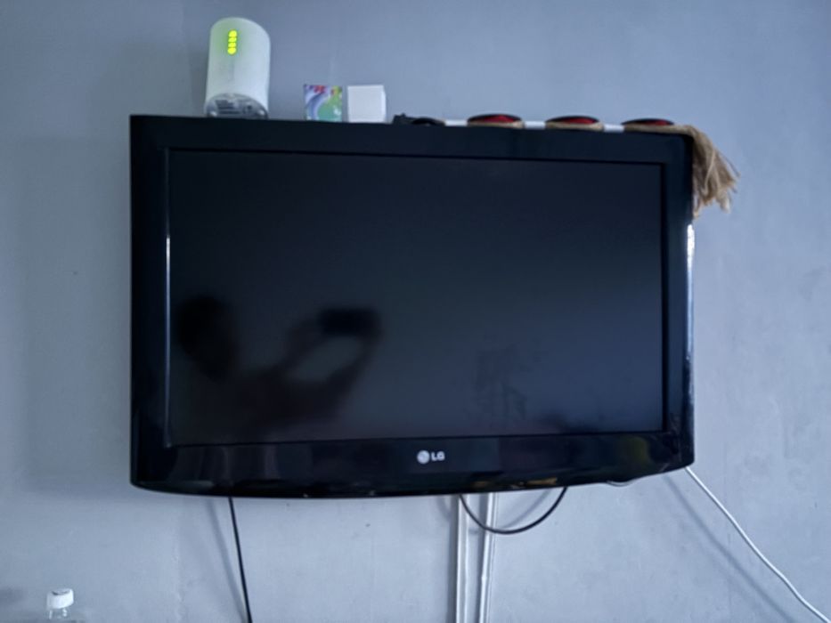 Телевизор LG  в хорошем сост