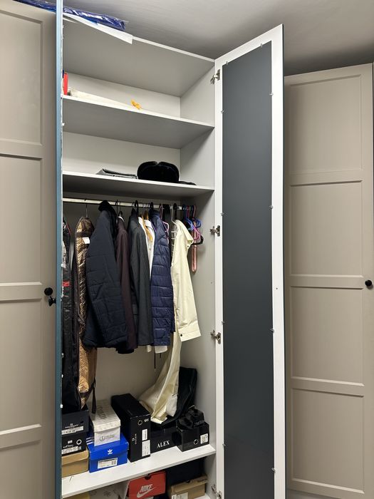 Продам угловой шкаф